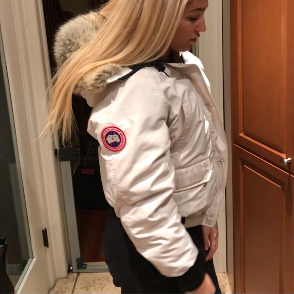 Medium White Canada Goose Jacket 🪿